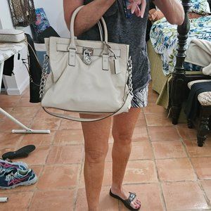 LARGE MICHAEL KORS HAMILTON BAG